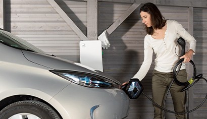 Borne de recharge électrique pour véhicule électrique ou hybride rechargeable image